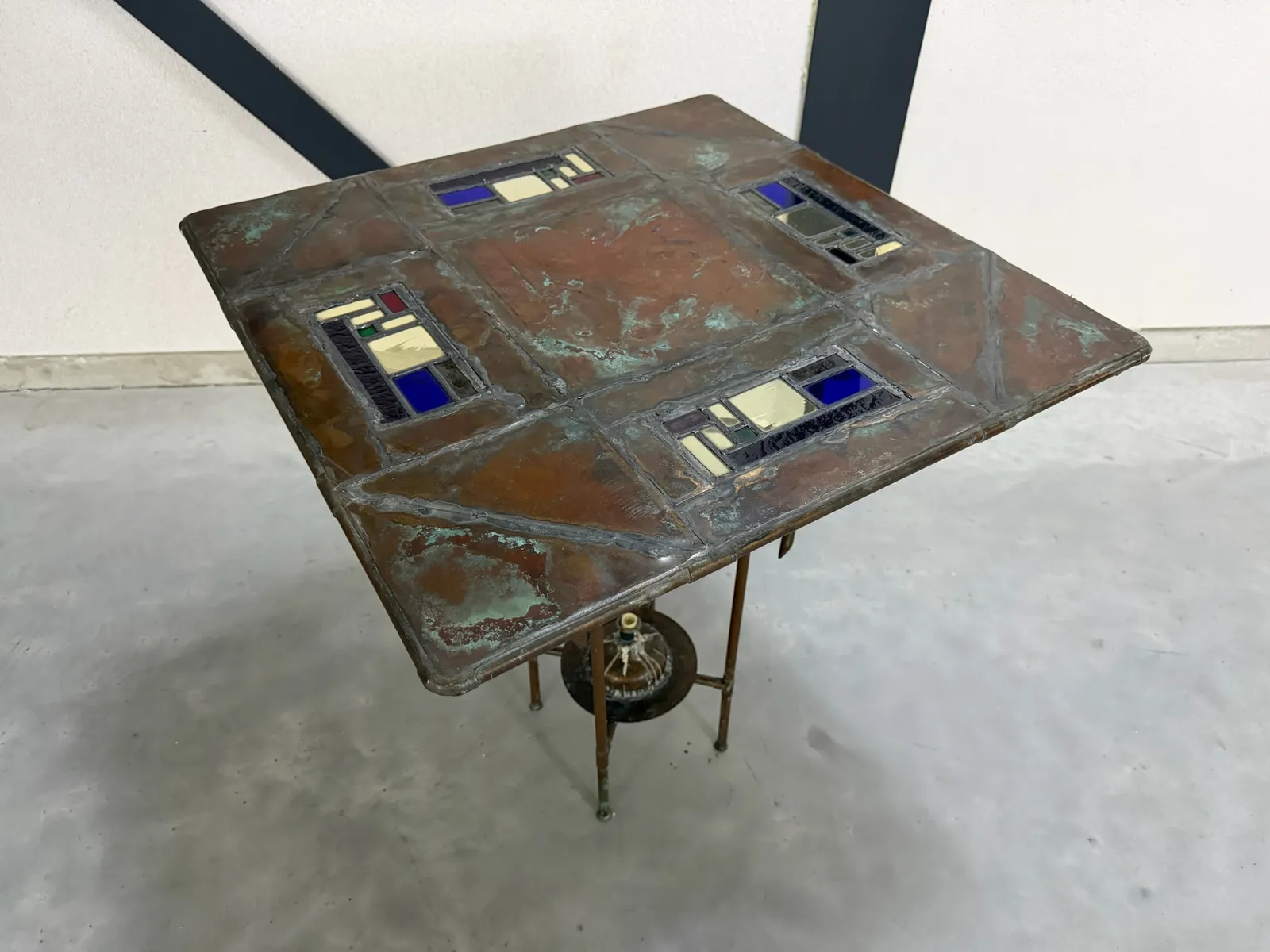 Cor de Ree bijzettafel, koper & glas-in-lood (1991) — Tafel