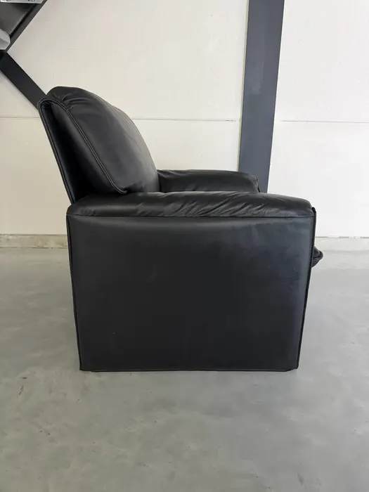 Leolux Bora Beta fauteuil met hocker — Fauteuil (foto 5)