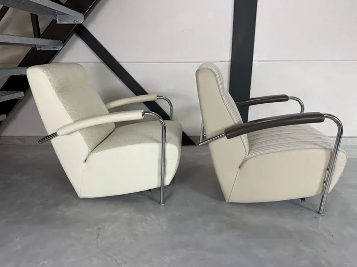 Leolux Scylla fauteuil met hocker, stof en leer — Fauteuil (foto 5)